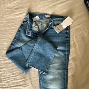 MOTHER Mid Rise Dazzler Ankle Fray Size 28